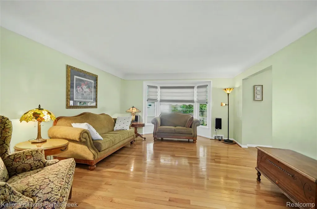 1437 Blairmoor Court Grosse Pointe Woods City MI 48236