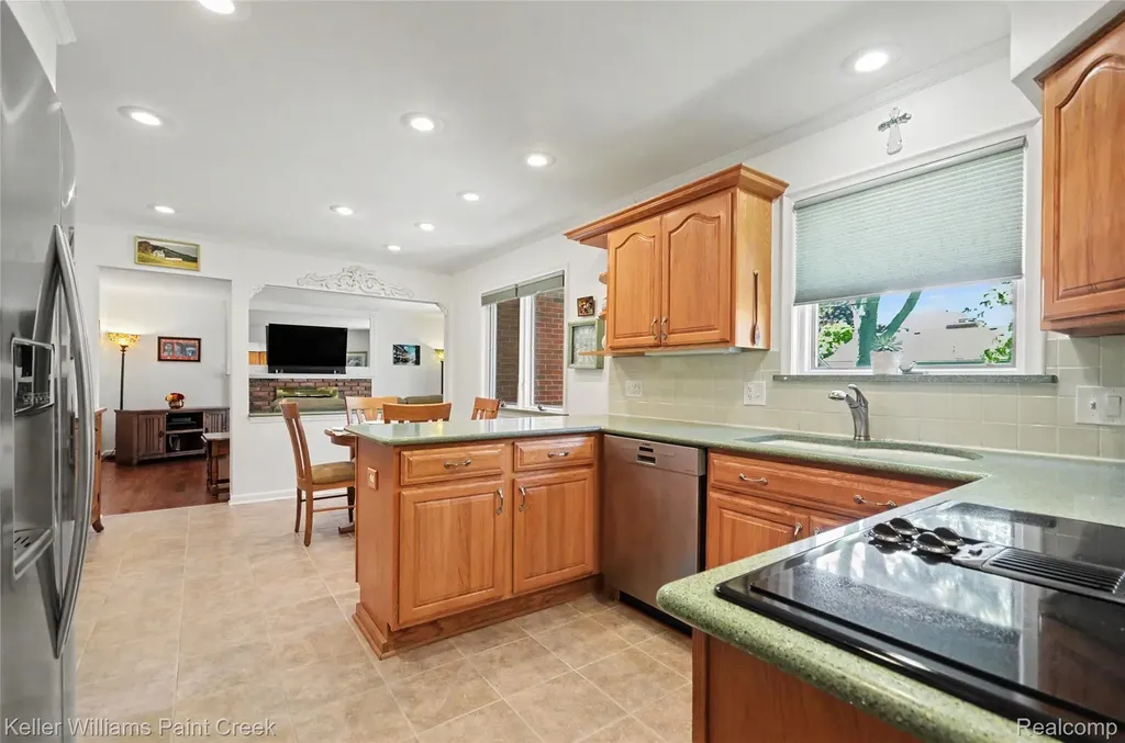 1437 Blairmoor Court Grosse Pointe Woods City MI 48236