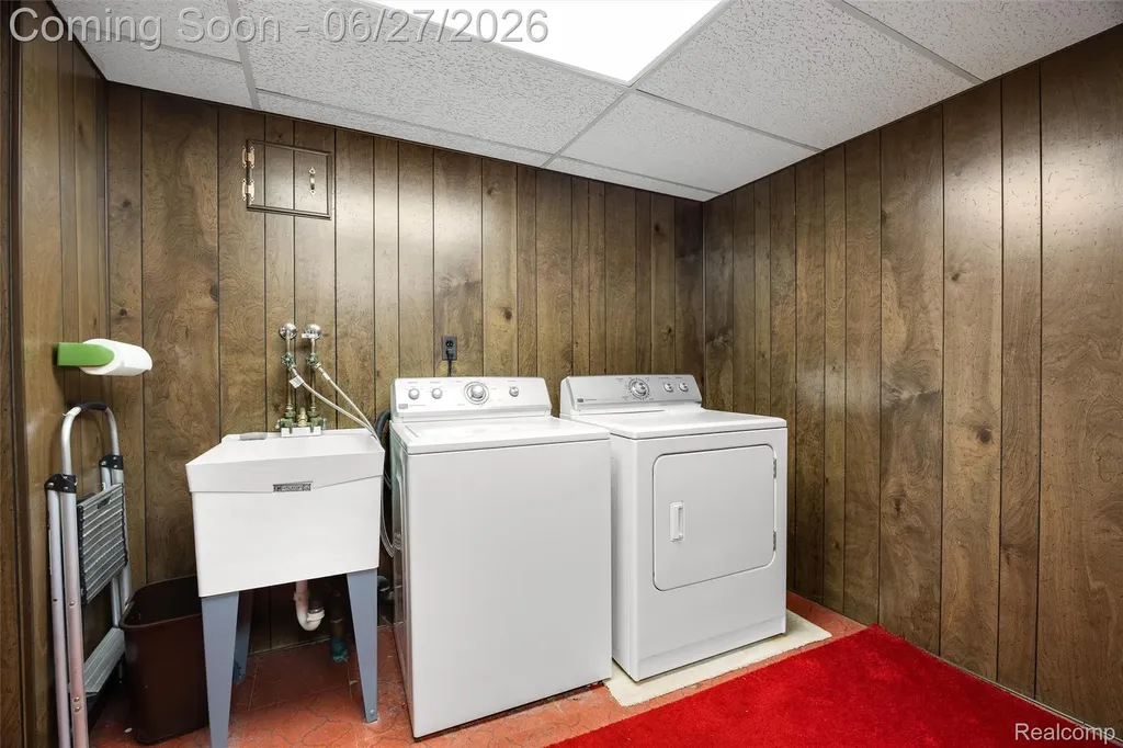 3082 Lindenwood Drive Dearborn City MI 48120