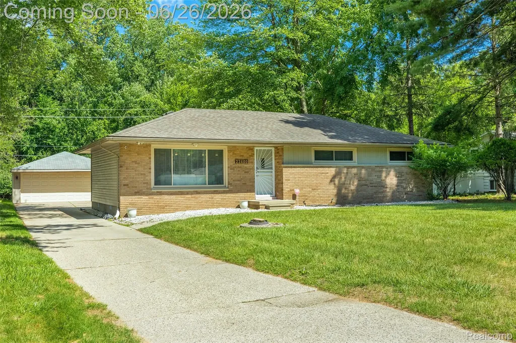 22400 Leewright Avenue Southfield City MI 48033