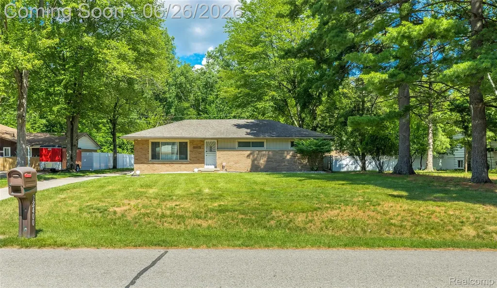 22400 Leewright Avenue Southfield City MI 48033