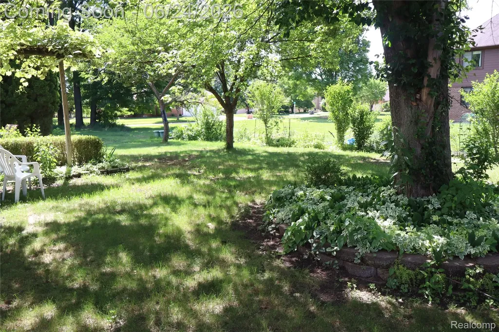 2800 Ranieri Drive Troy City MI 48085