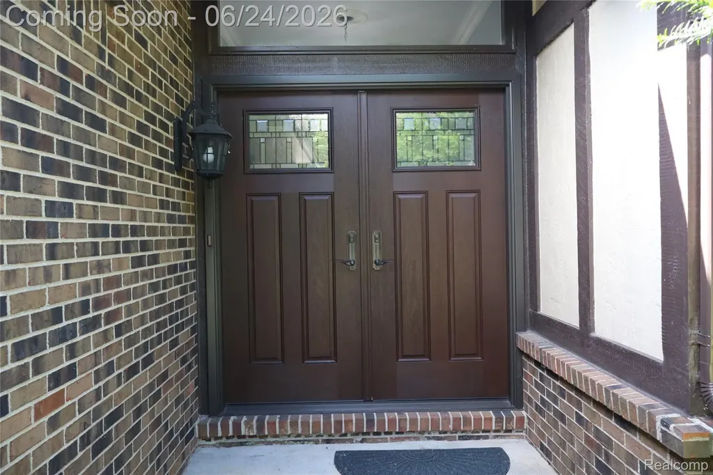 2800 Ranieri Drive Troy City MI 48085