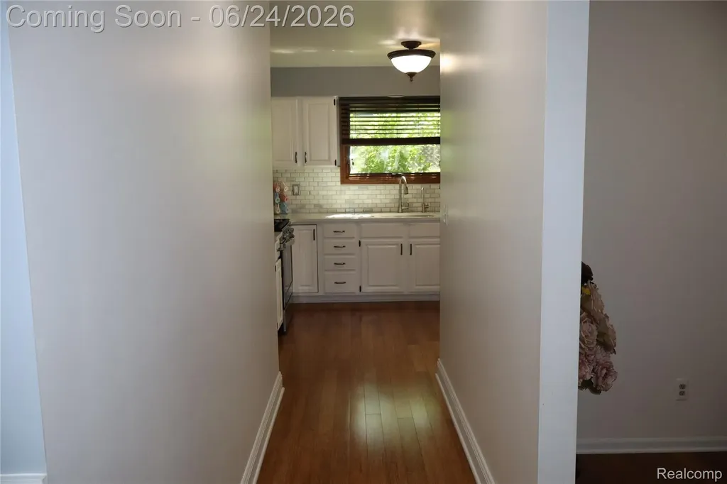2800 Ranieri Drive Troy City MI 48085