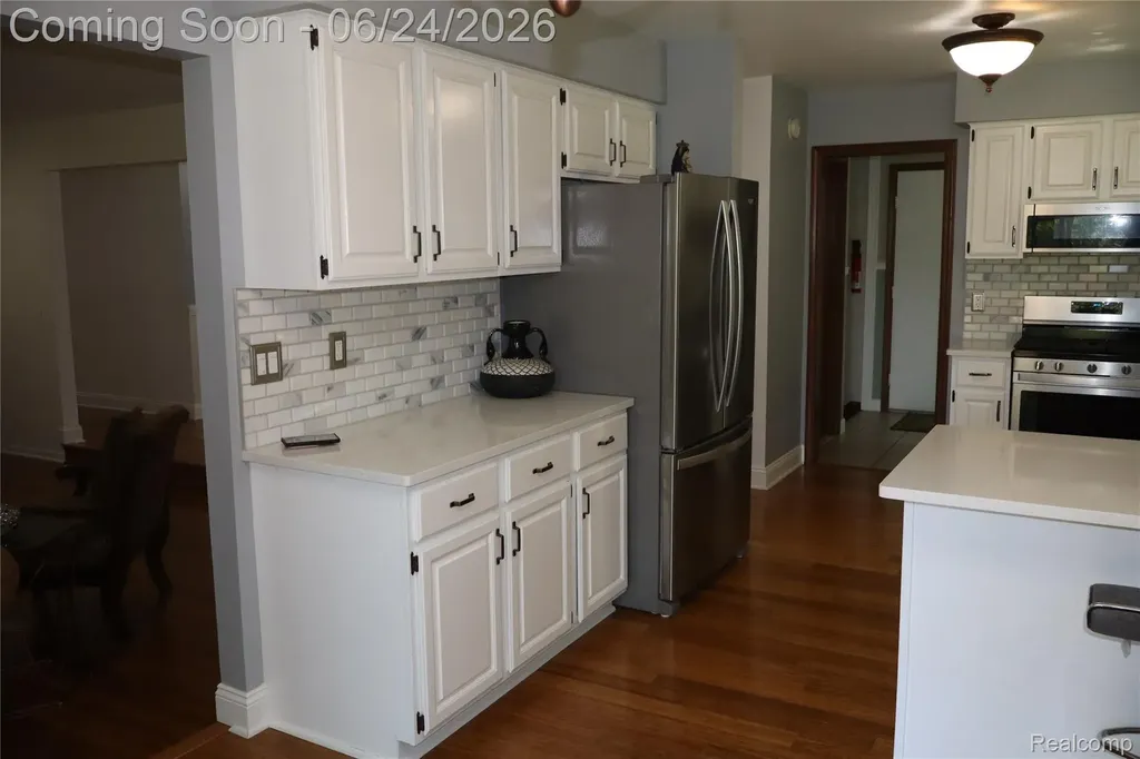2800 Ranieri Drive Troy City MI 48085