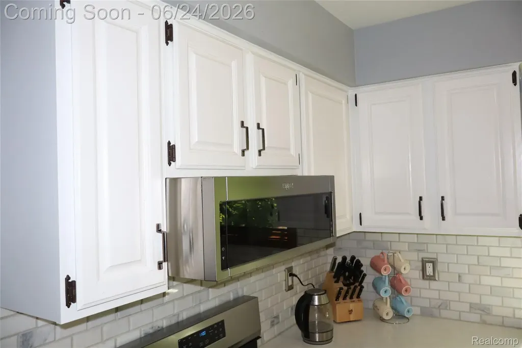 2800 Ranieri Drive Troy City MI 48085