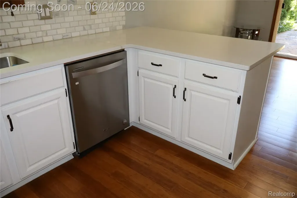 2800 Ranieri Drive Troy City MI 48085