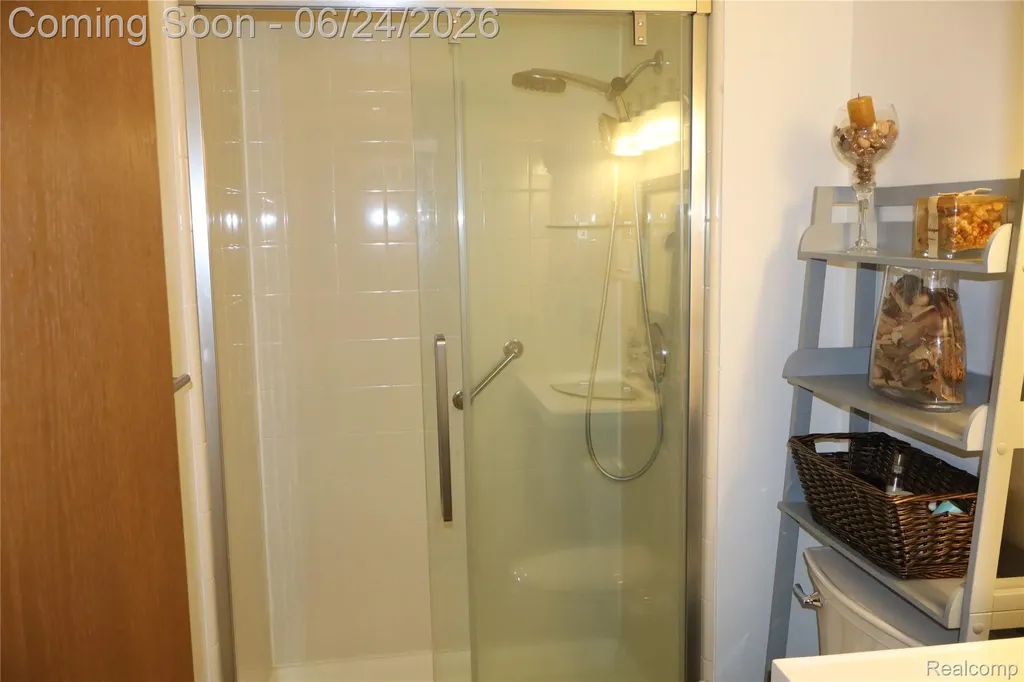2800 Ranieri Drive Troy City MI 48085