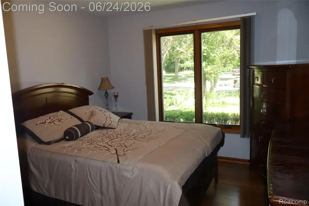 2800 Ranieri Drive Troy City MI 48085