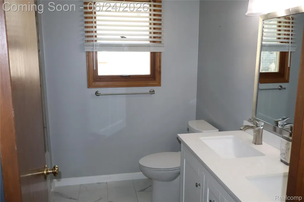 2800 Ranieri Drive Troy City MI 48085