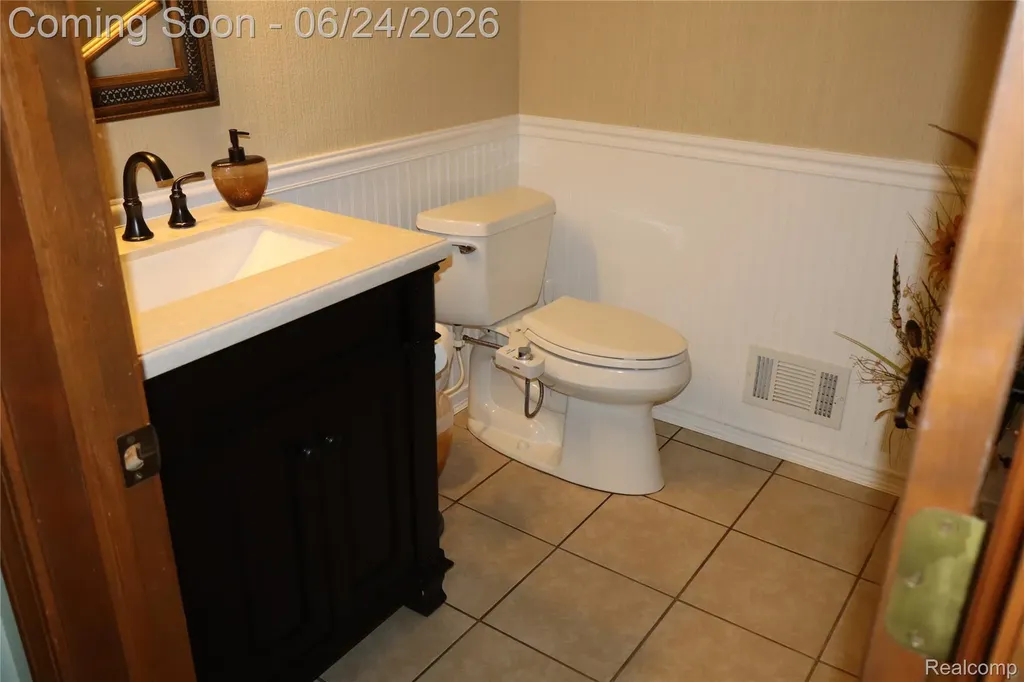 2800 Ranieri Drive Troy City MI 48085