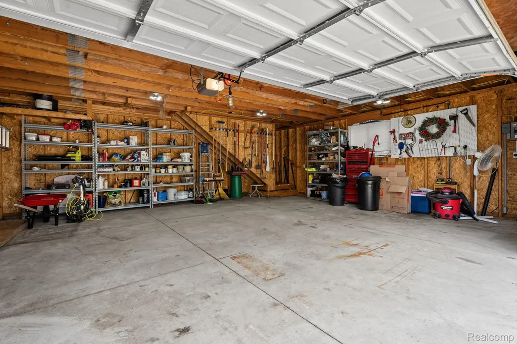 43057 Bond Court Sterling Heights City MI 48313