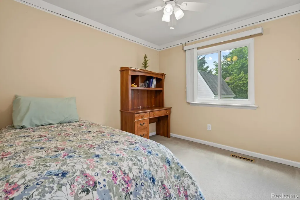 43057 Bond Court Sterling Heights City MI 48313