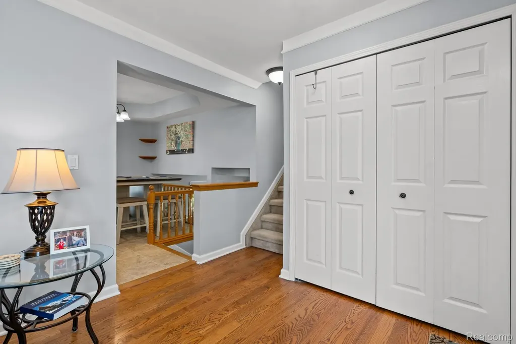 43057 Bond Court Sterling Heights City MI 48313