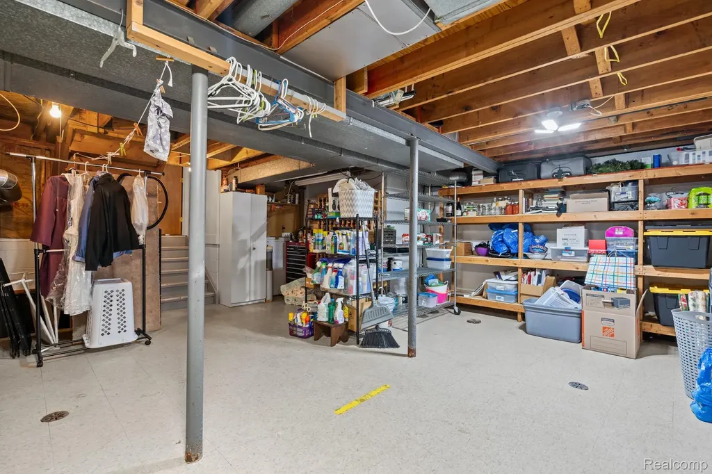 43057 Bond Court Sterling Heights City MI 48313