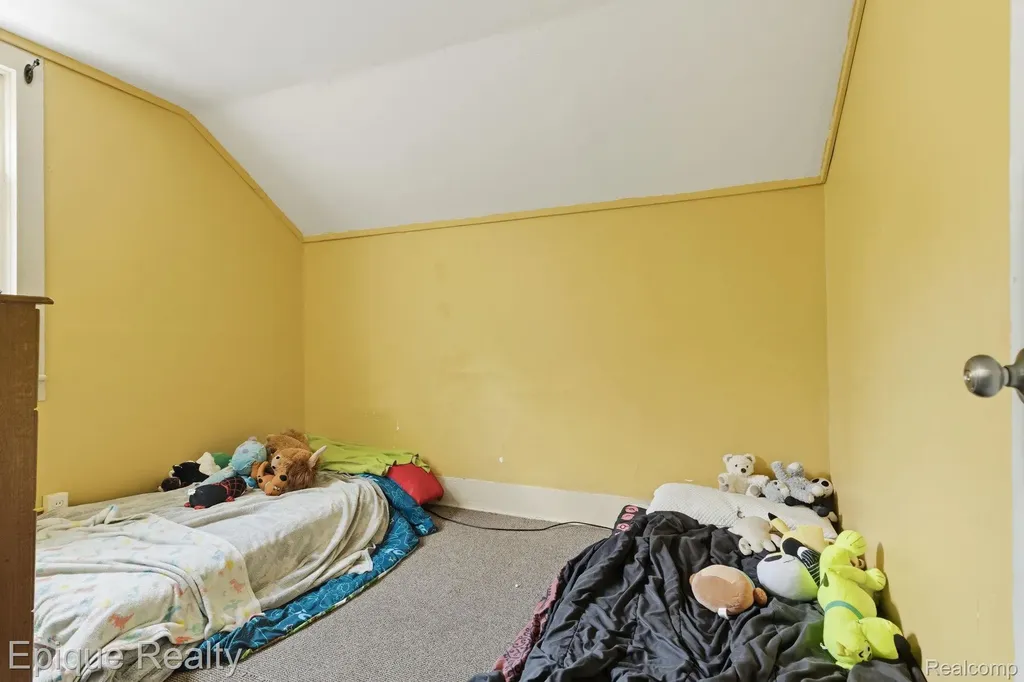 1807 10th Street Port Huron City MI 48060