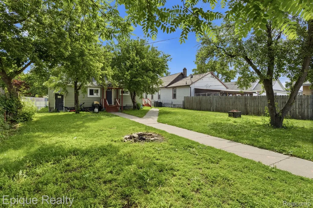 1807 10th Street Port Huron City MI 48060