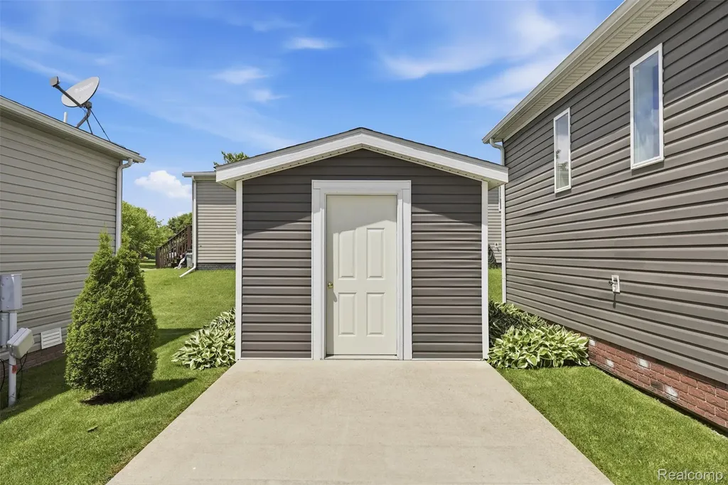 11766 Cedarbrook Drive Green Oak Township MI 48178