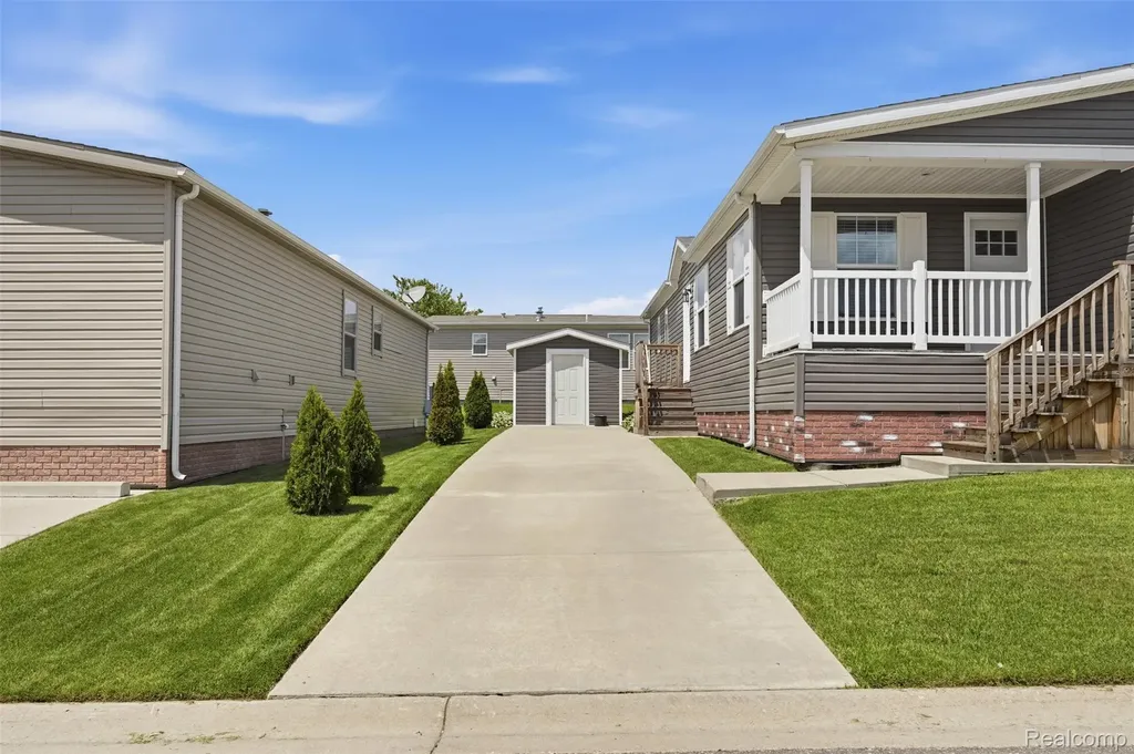 11766 Cedarbrook Drive Green Oak Township MI 48178