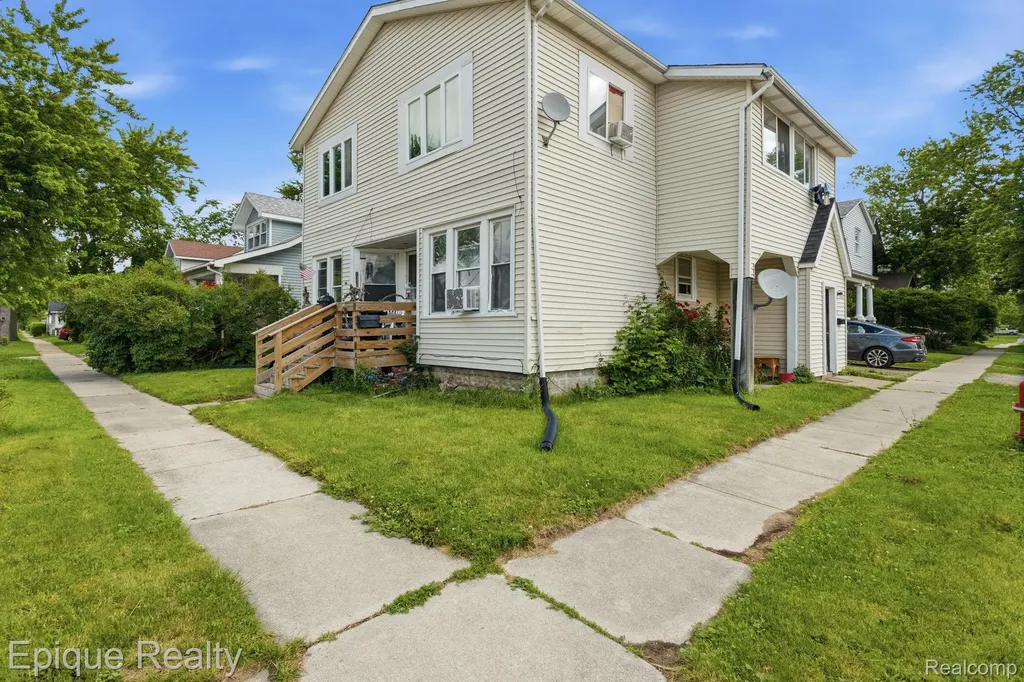 1334 13th Street Port Huron City MI 48060