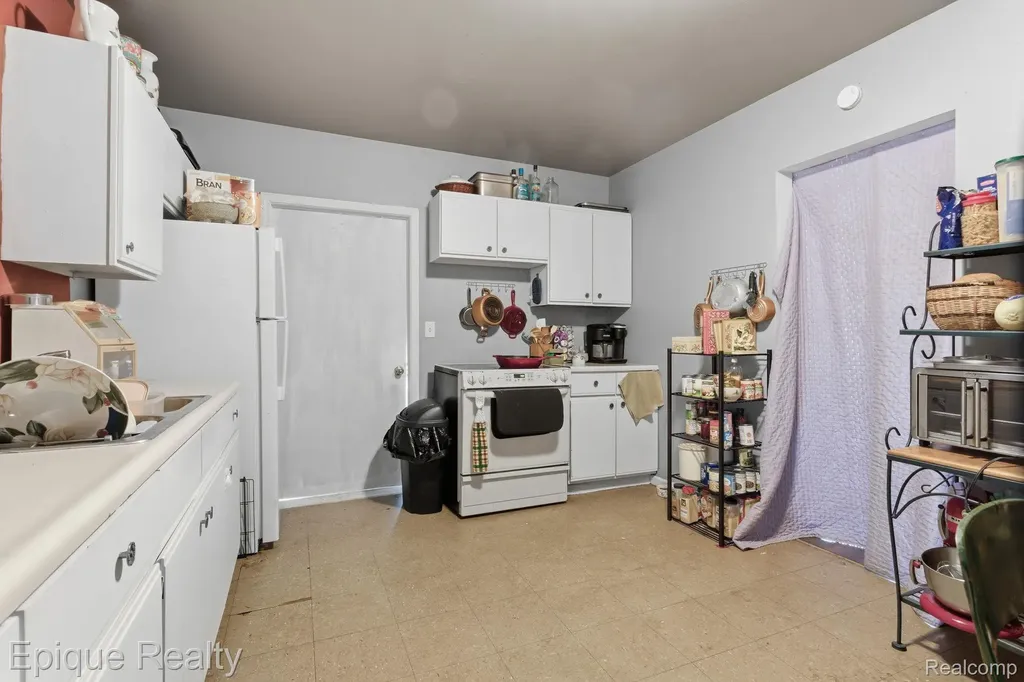 1334 13th Street Port Huron City MI 48060