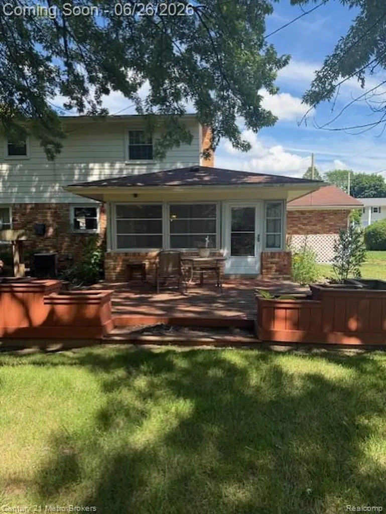 6096 Pebbleshire Drive Grand Blanc Charter Township MI 48439