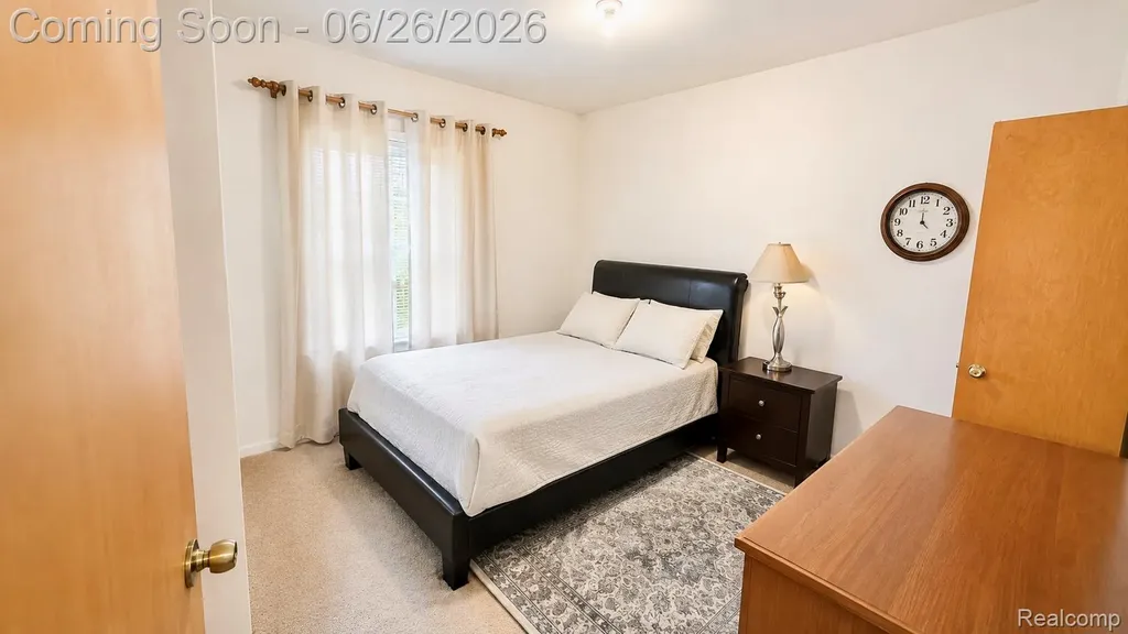 26823 Villa Calabrese Warren City MI 48091