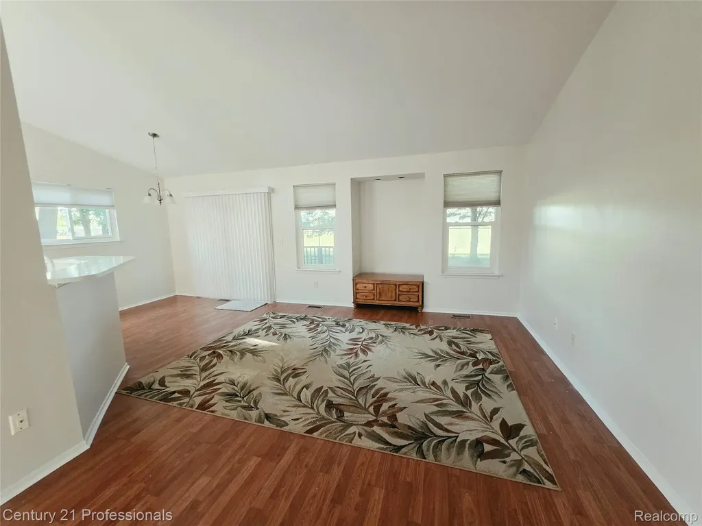 37186 Amhurst Drive Westland City MI 48185