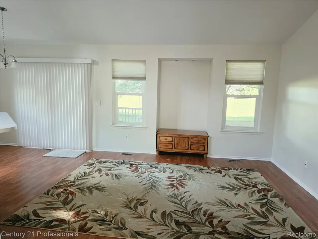 37186 Amhurst Drive Westland City MI 48185