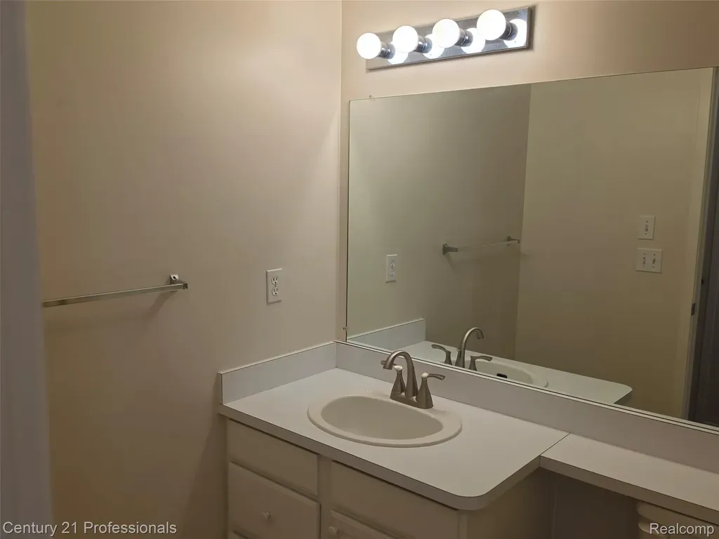 37186 Amhurst Drive Westland City MI 48185