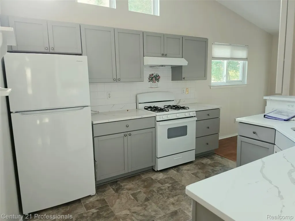 37186 Amhurst Drive Westland City MI 48185