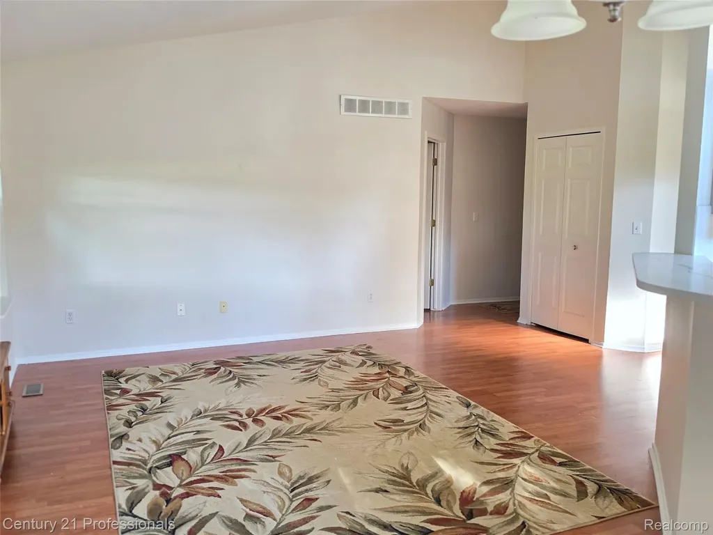 37186 Amhurst Drive Westland City MI 48185