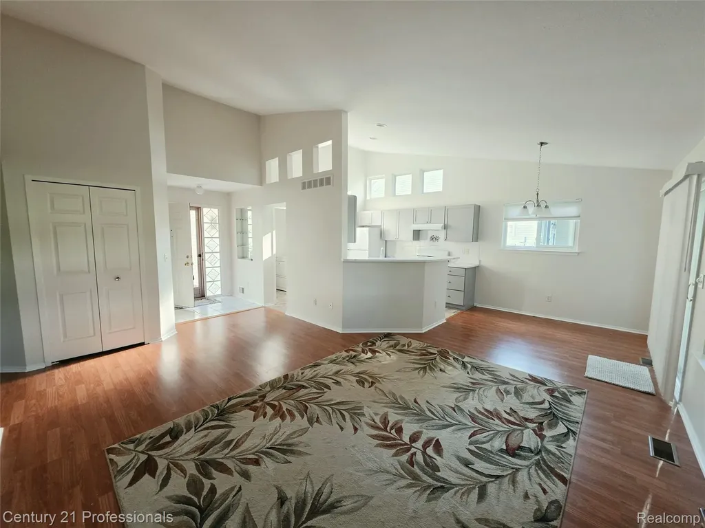 37186 Amhurst Drive Westland City MI 48185
