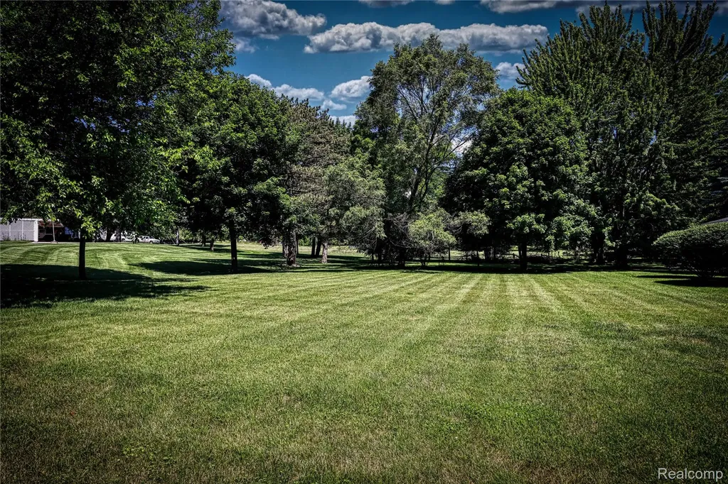 4646 Kennebec Drive Cass City Village MI 48726
