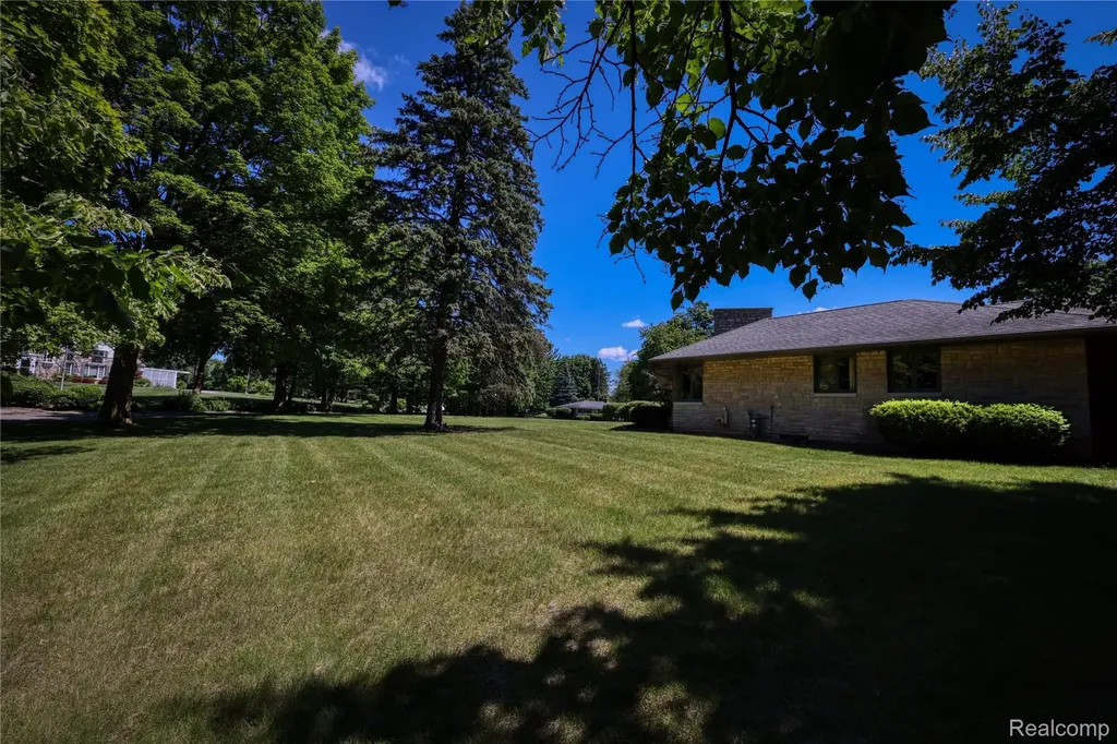 4646 Kennebec Drive Cass City Village MI 48726