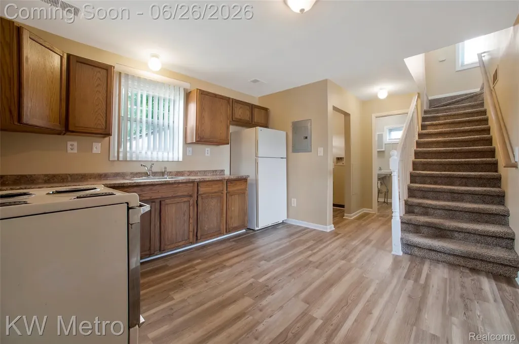 25335 Pinehurst Street Roseville City MI 48066