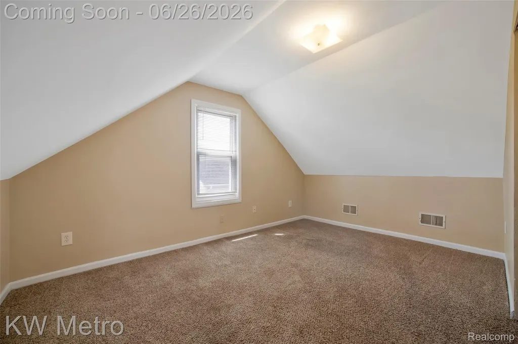 25335 Pinehurst Street Roseville City MI 48066