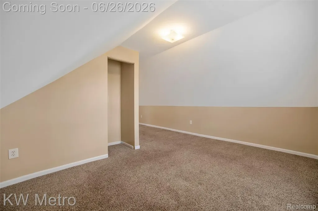 25335 Pinehurst Street Roseville City MI 48066