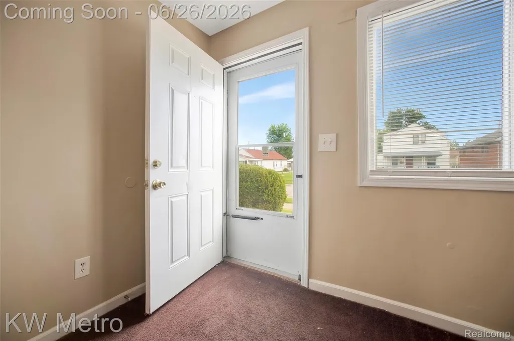 25335 Pinehurst Street Roseville City MI 48066