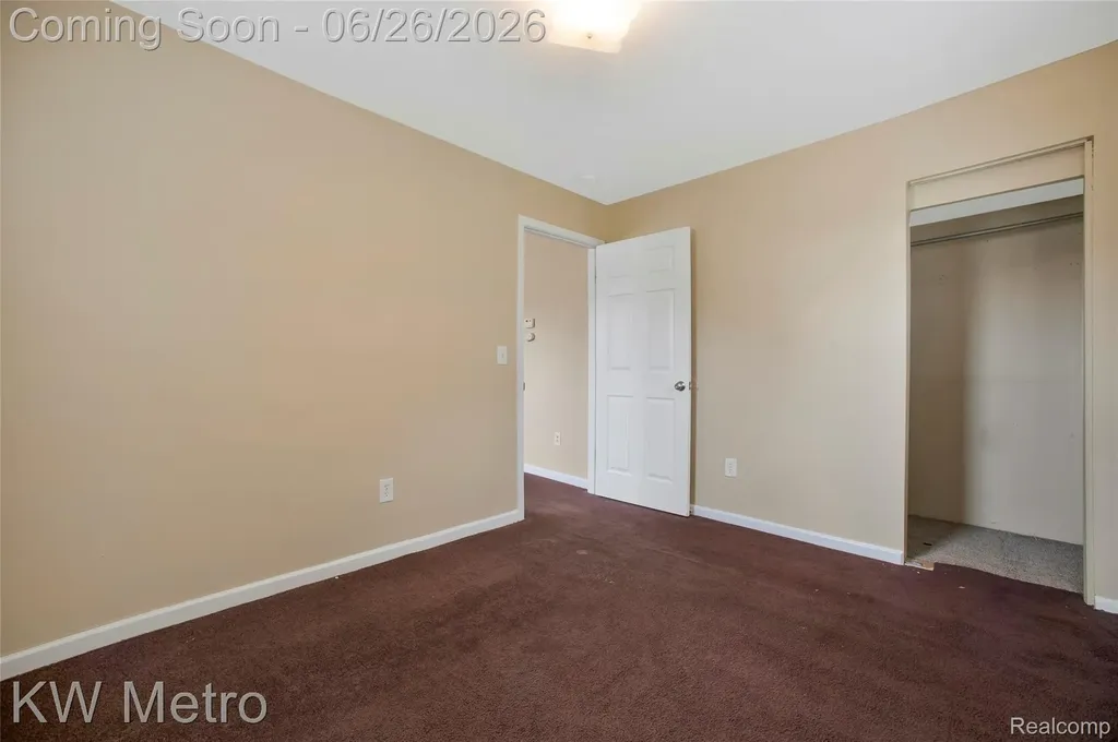 25335 Pinehurst Street Roseville City MI 48066