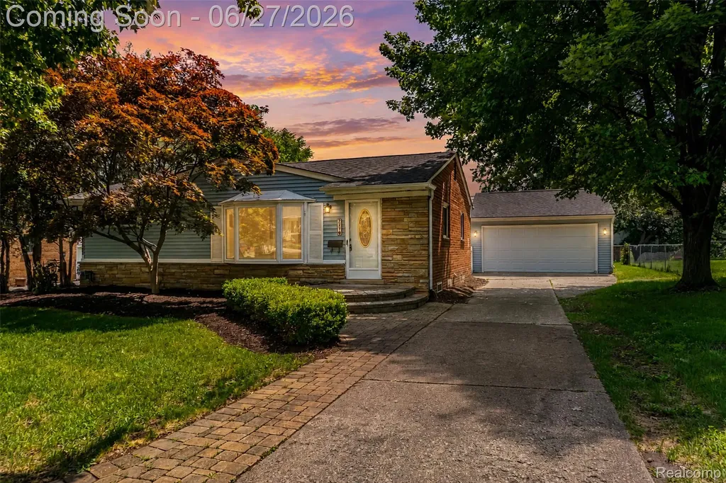 221 Reitman Court Rochester City MI 48307