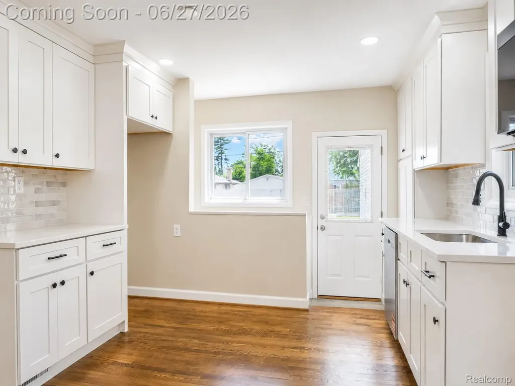221 Reitman Court Rochester City MI 48307