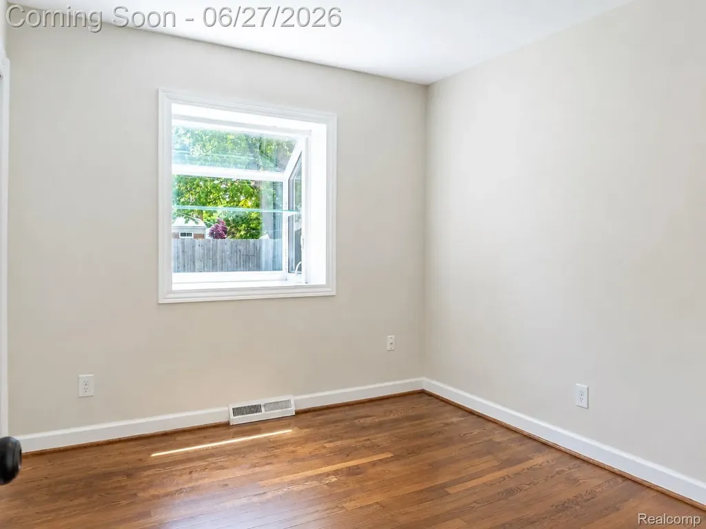 221 Reitman Court Rochester City MI 48307