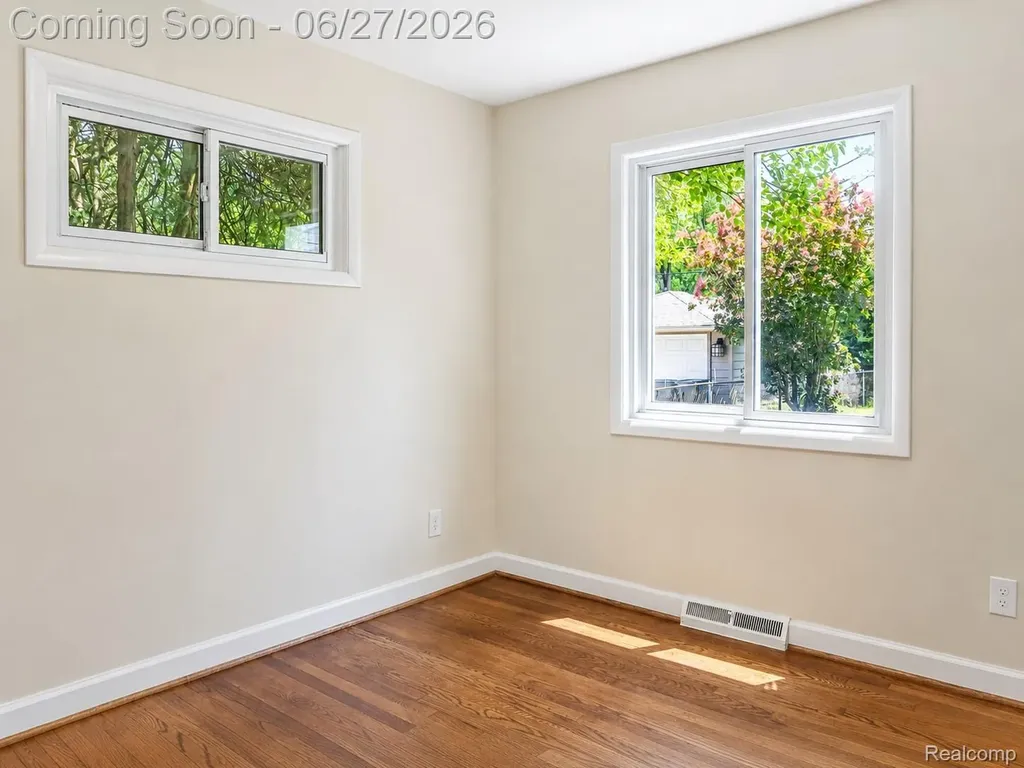 221 Reitman Court Rochester City MI 48307