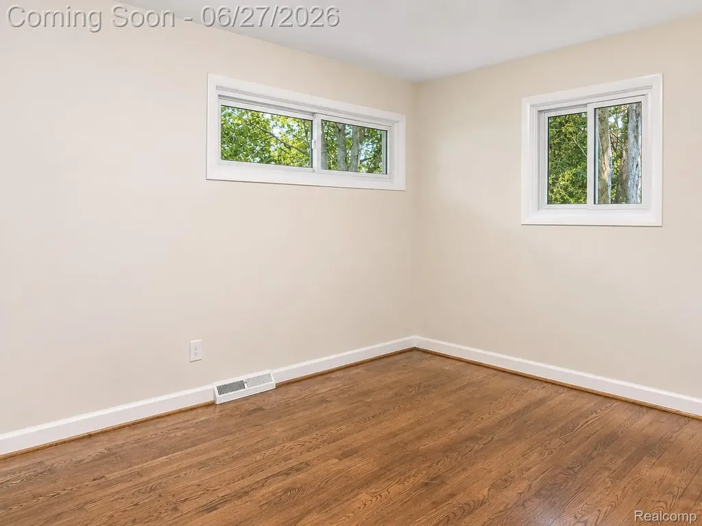 221 Reitman Court Rochester City MI 48307