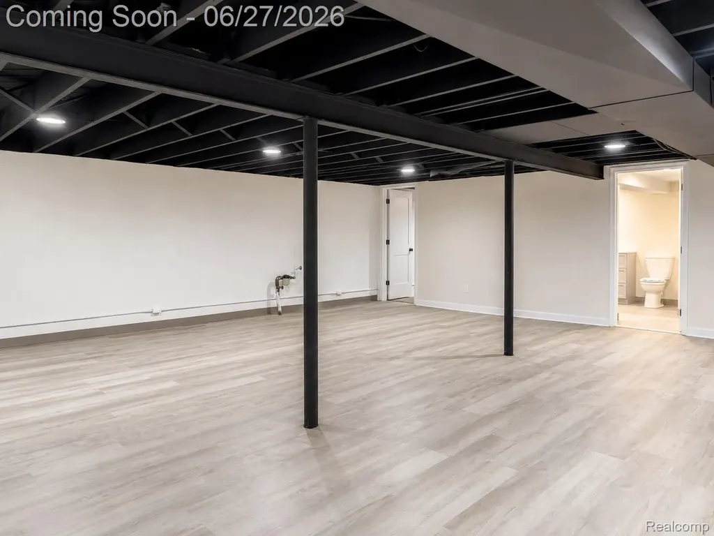 221 Reitman Court Rochester City MI 48307