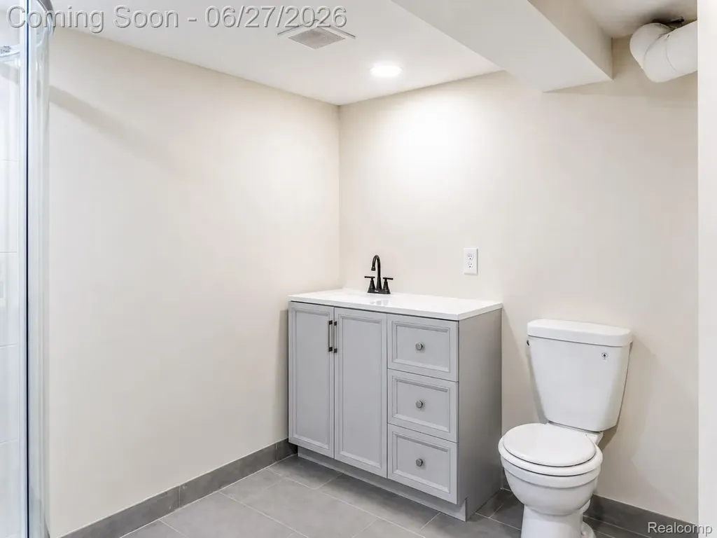 221 Reitman Court Rochester City MI 48307