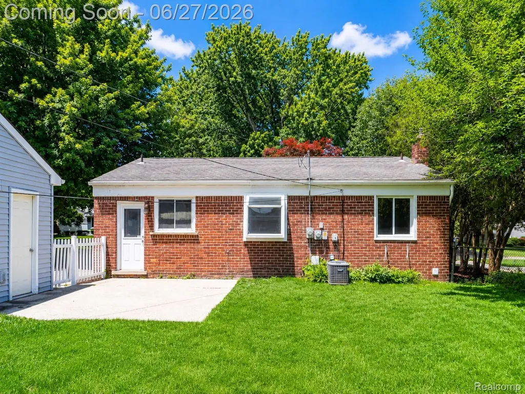 221 Reitman Court Rochester City MI 48307