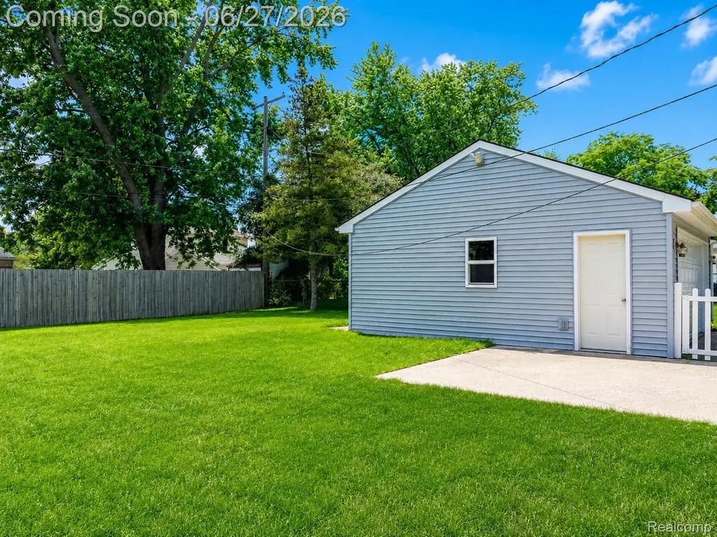 221 Reitman Court Rochester City MI 48307