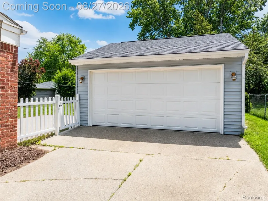 221 Reitman Court Rochester City MI 48307